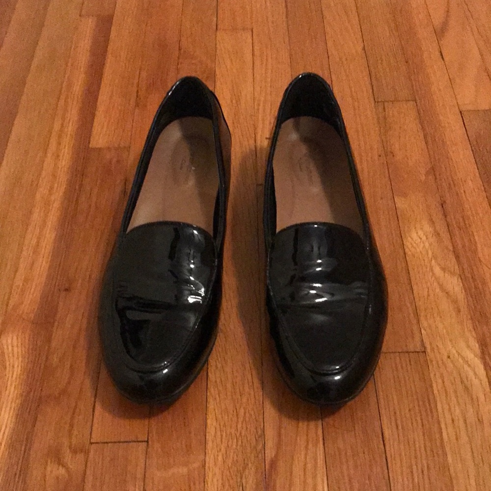 Clarks patent leather shoes